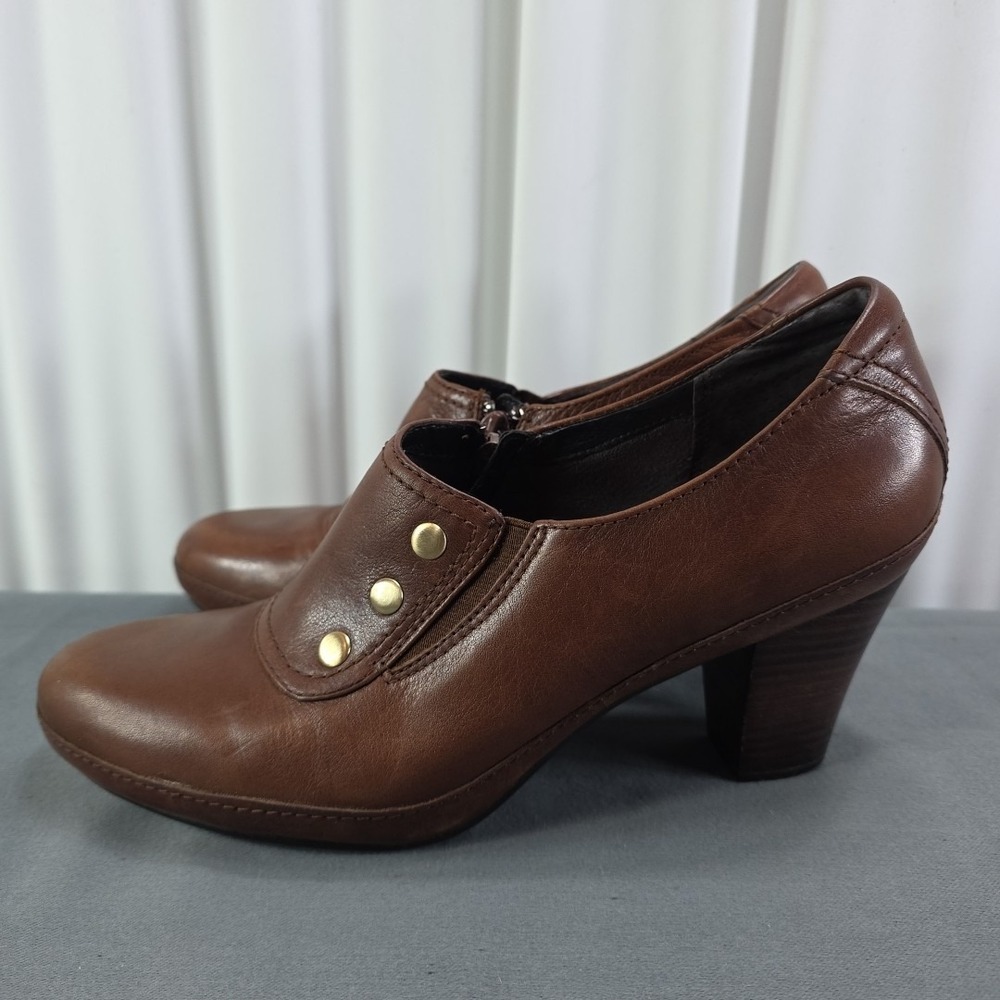 Clark's Women Artisan Side Zip Almond toe Shoes Brown Ankle Women's Size US 10 N